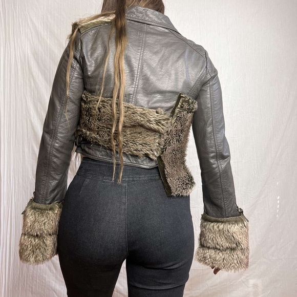 Custom Upcycled Asymetrical Faux Fur Faux Leather Zip Up Jacket Size S - Picture 3 of 3